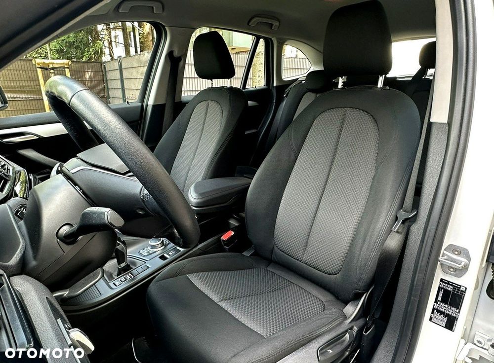 BMW X1 sDrive18i - 11