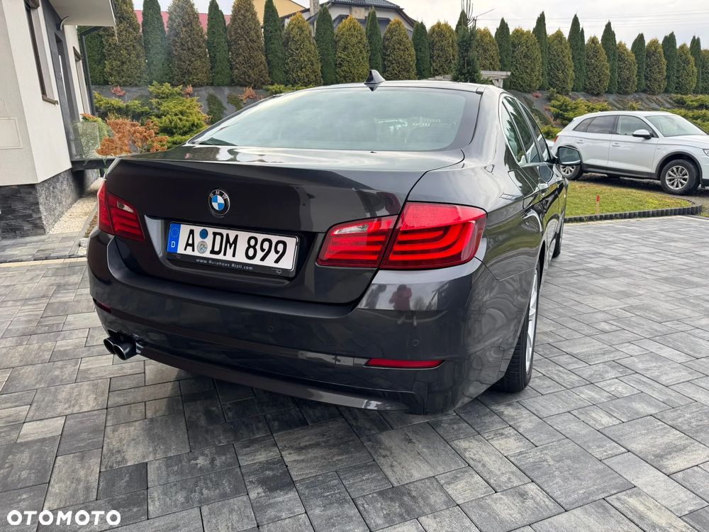BMW Seria 5 520i - 4