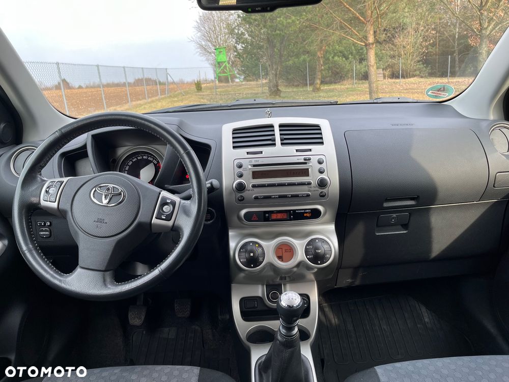 Toyota Urban Cruiser 1.4 D-4D 4x4 - 12