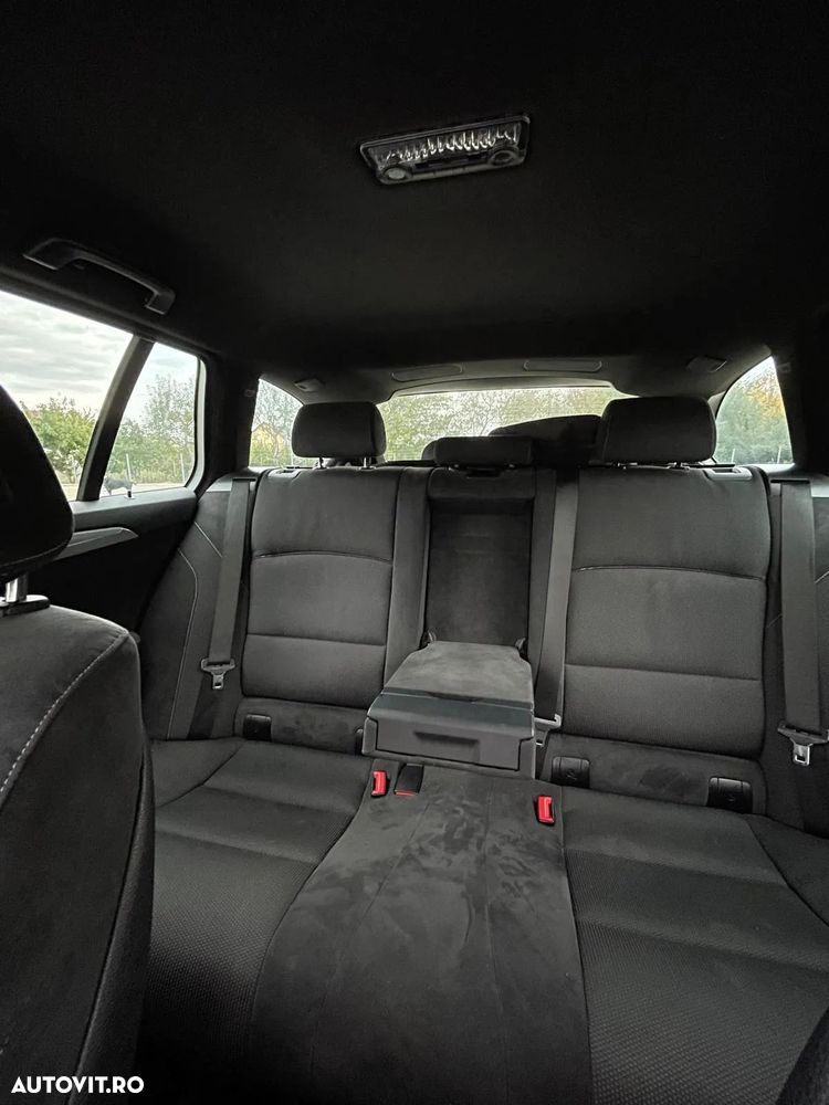 BMW Seria 5 520d xDrive AT - 28