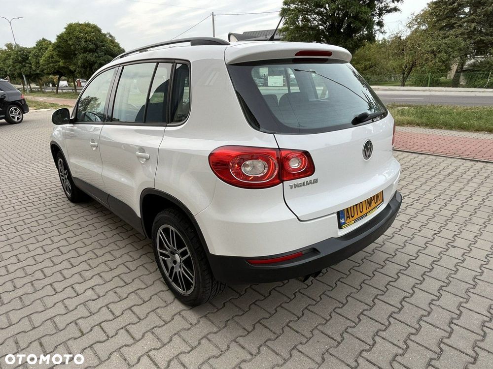 Volkswagen Tiguan - 2