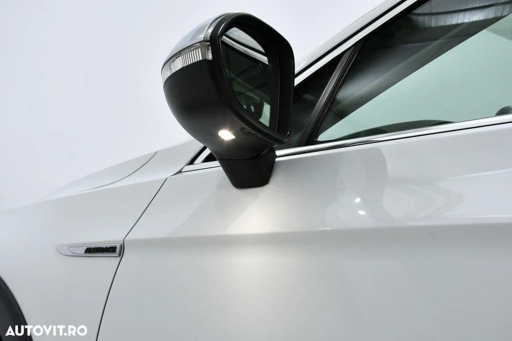 Volkswagen Passat Alltrack 2.0 TDI SCR 4Motion DSG - 36