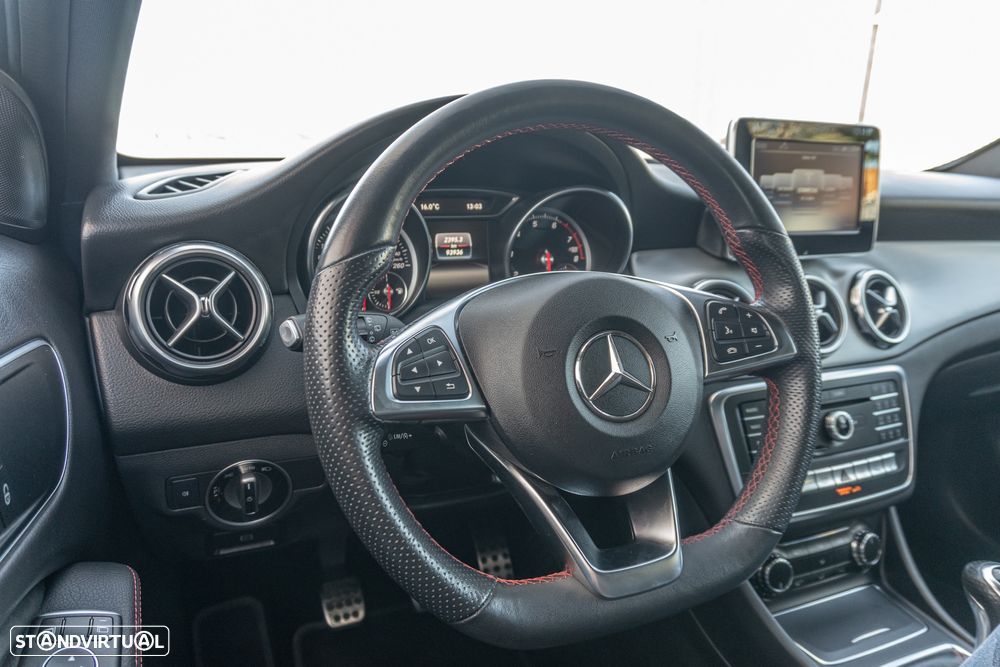 Mercedes-Benz GLA 180 AMG Line - 17