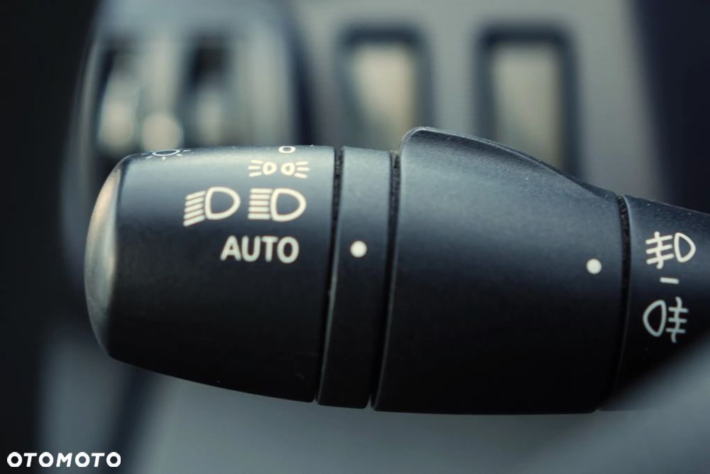 Opel Vivaro 3-osobowy L1H1 bardzo ładny - 16