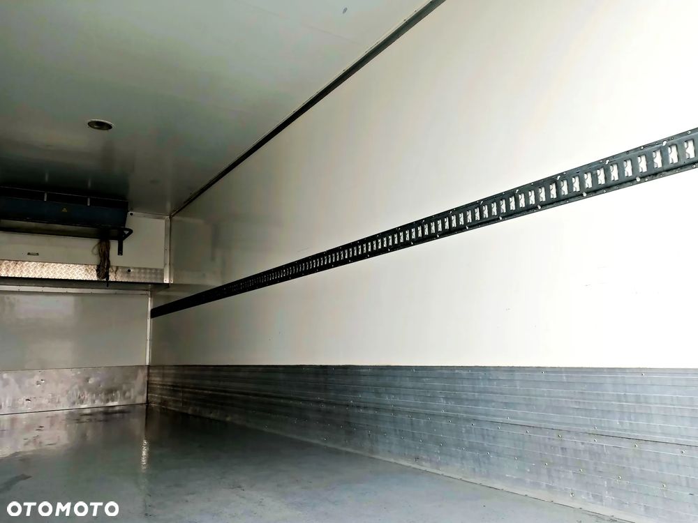 DAF XF450 6X2 Chłodnia Izoterma Carrier Supra 950 2szt - 13