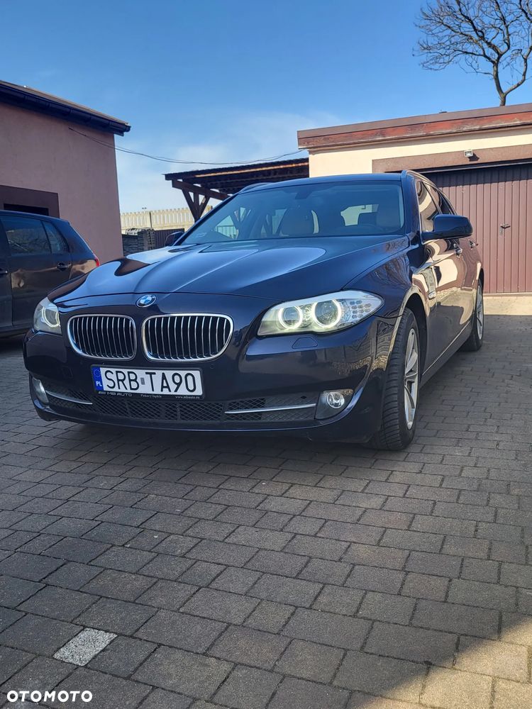 BMW Seria 5 520d xDrive Luxury Line - 2