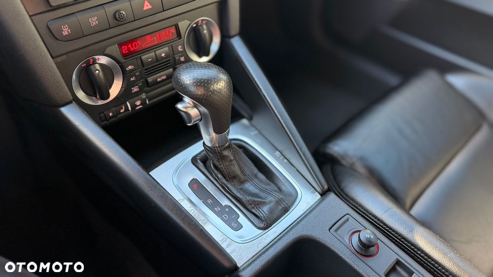 Audi A3 Cabrio 2.0 TFSI S tronic S Line Sportpaket (plus) - 11