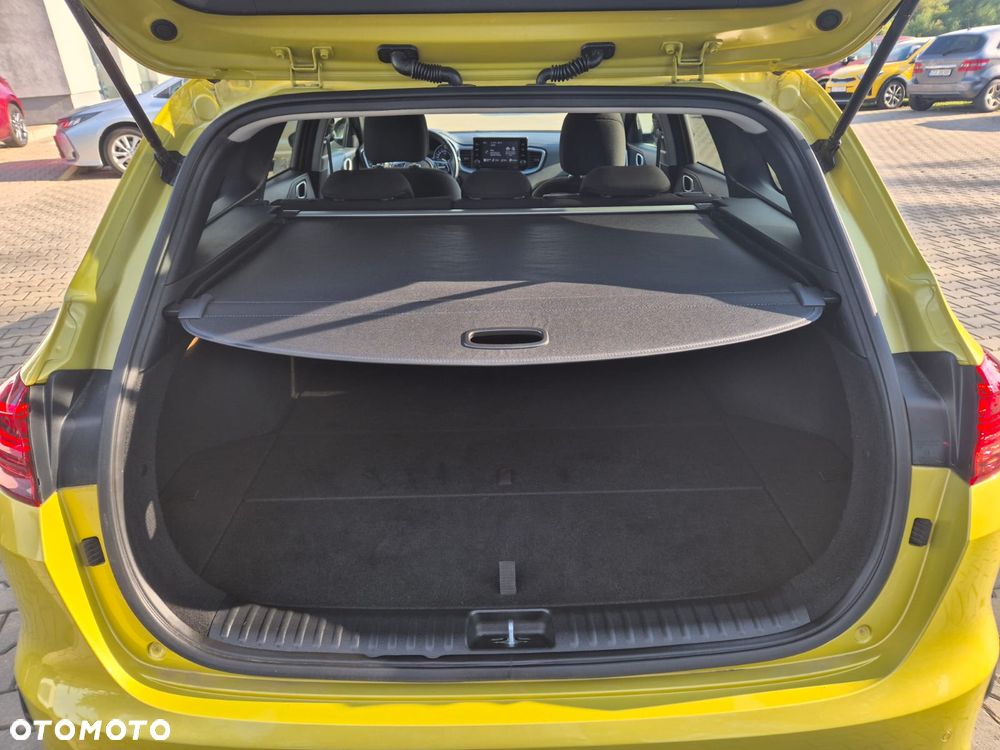 Kia Ceed 1.5 T-GDI M - 22