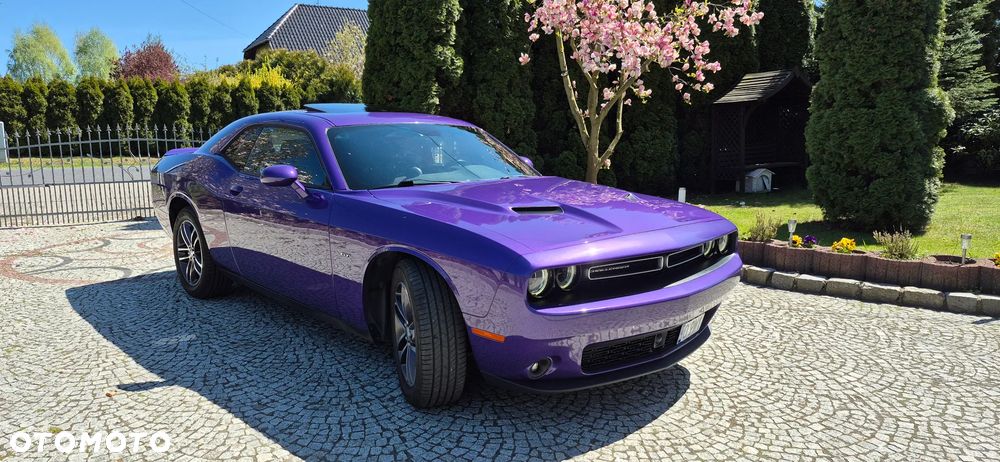 Dodge Challenger - 1