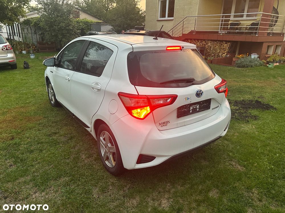 Toyota Yaris 1.5 VVT-i Team Deutschland - 10