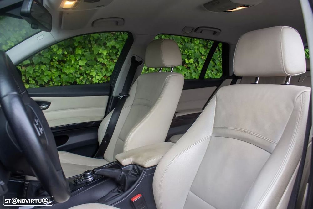 BMW 320 d Touring Line Luxury - 12