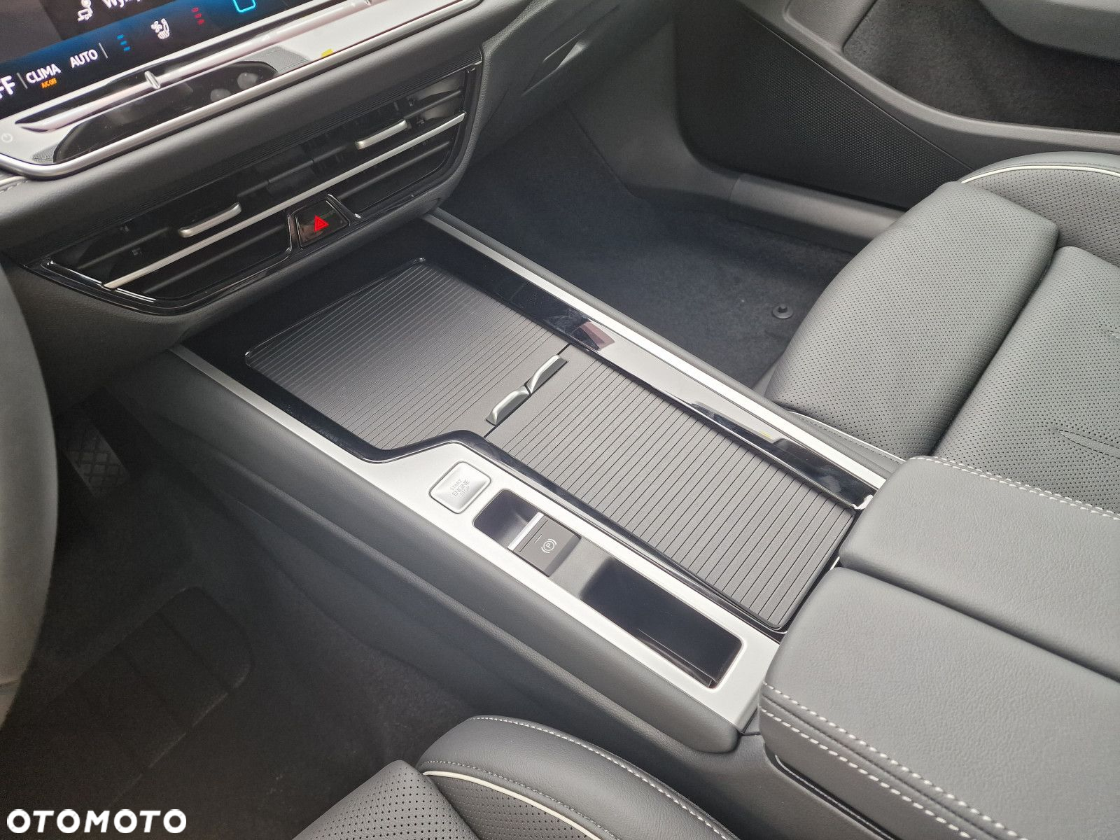 Volkswagen Passat 1.5 TSI EVO Elegance DSG - 24