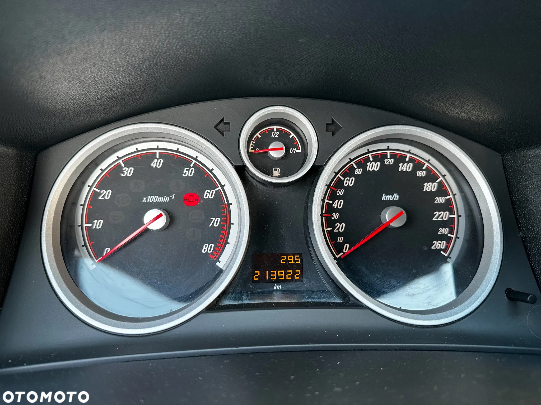 Opel Astra GTC 1.8 Sport - 24