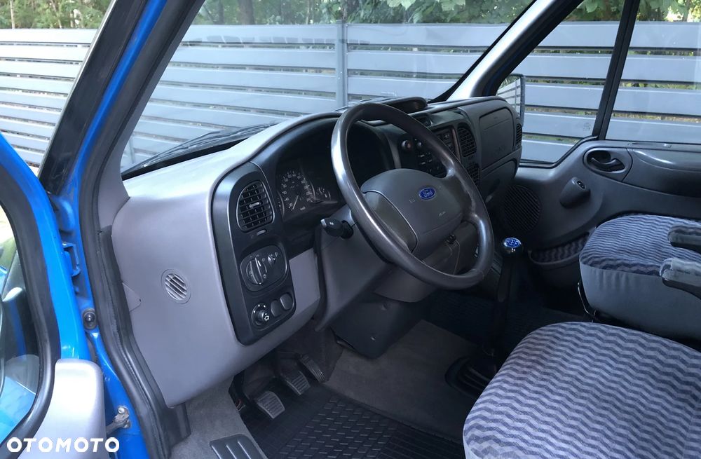 Ford Transit - 11