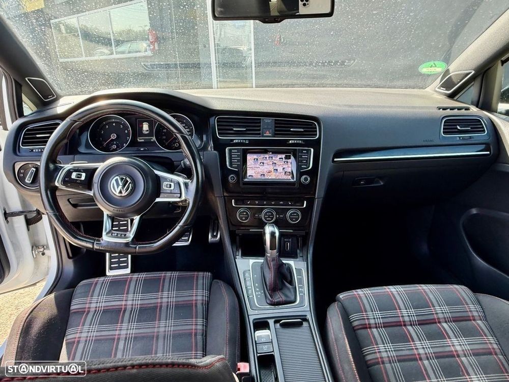 VW Golf 2.0 TSi GTi DSG Performance - 21