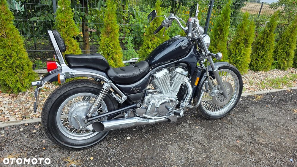 Suzuki Intruder - 8