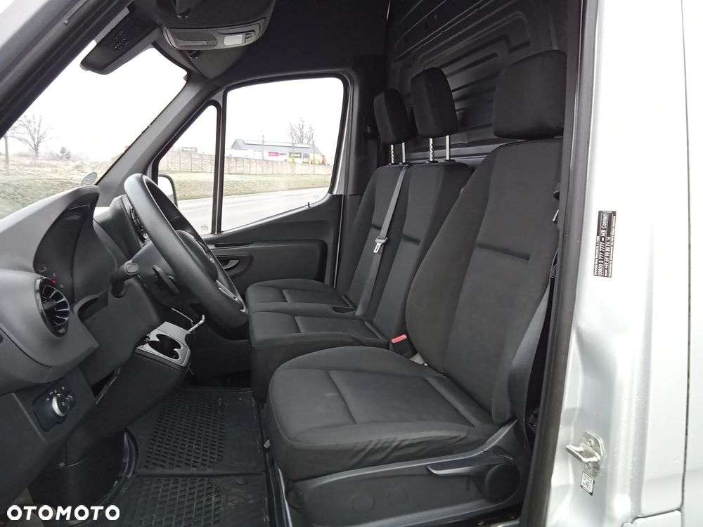 Mercedes-Benz SPRINTER - 29