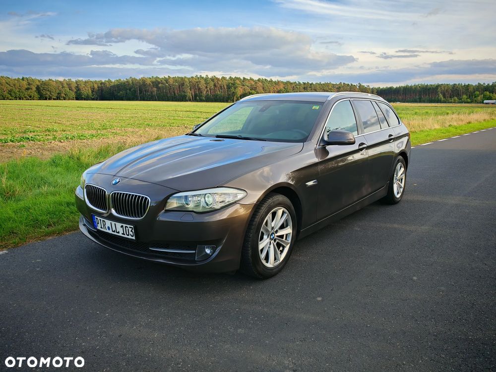 BMW Seria 5 520d Touring - 11