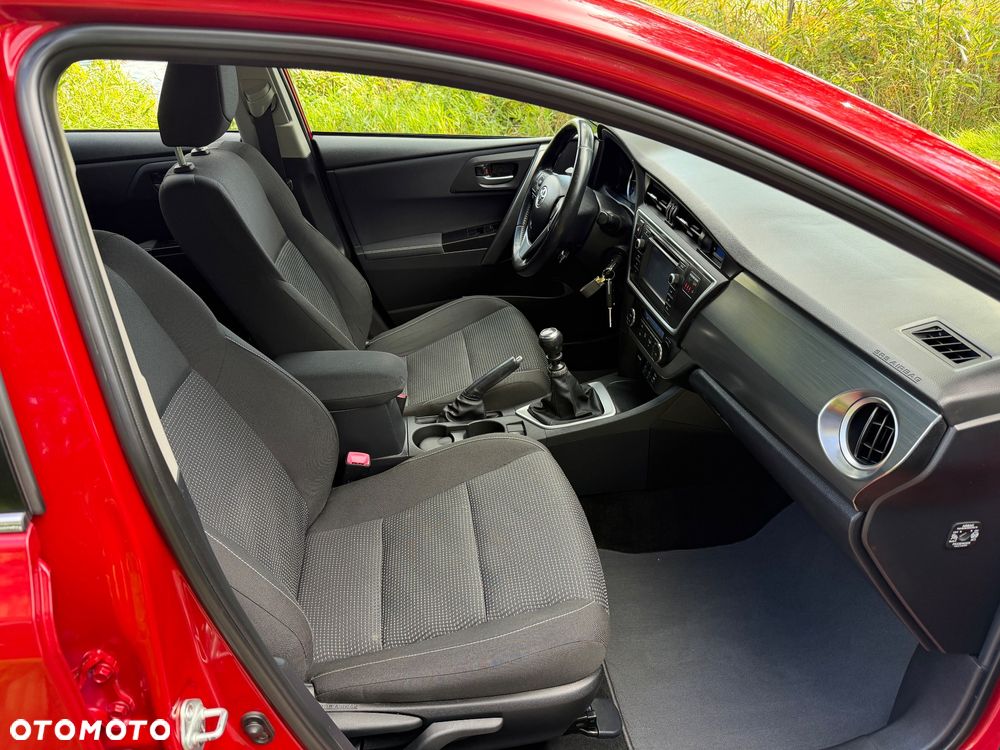Toyota Auris - 13