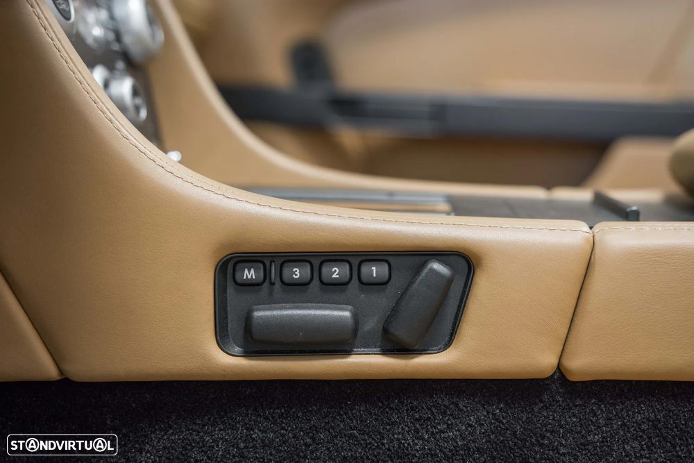 Aston Martin Vantage Roadster V8 Sportshift - 35