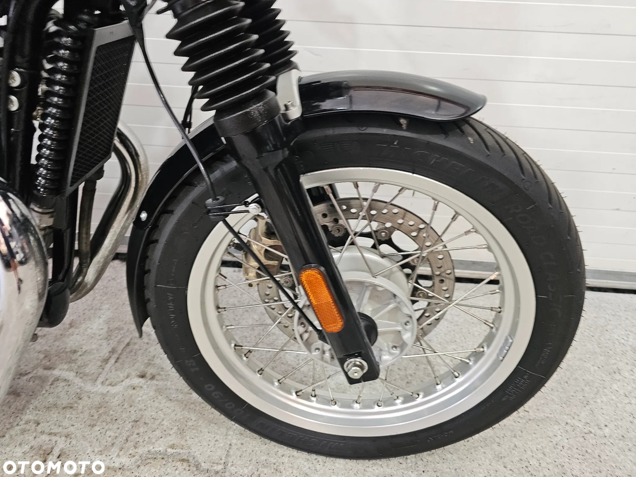 Royal Enfield Continental - 22