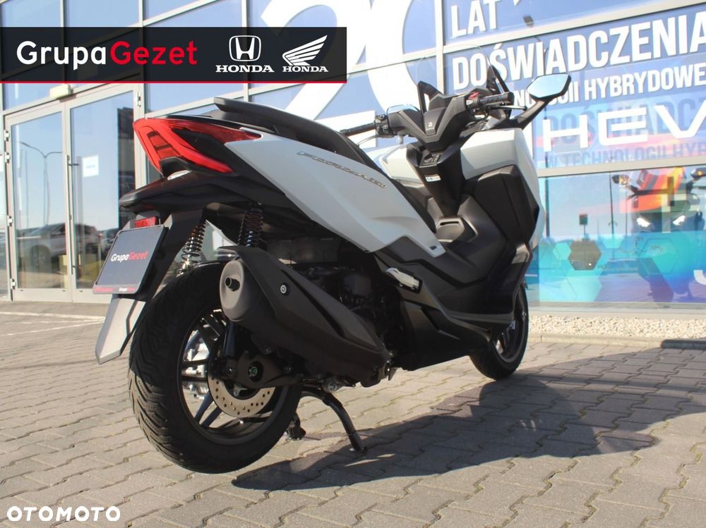 Honda NSS - 11