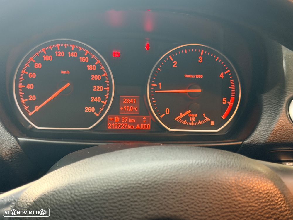 BMW 120 d Limited Edition Lifestyle c/ M Sport Pack - 25