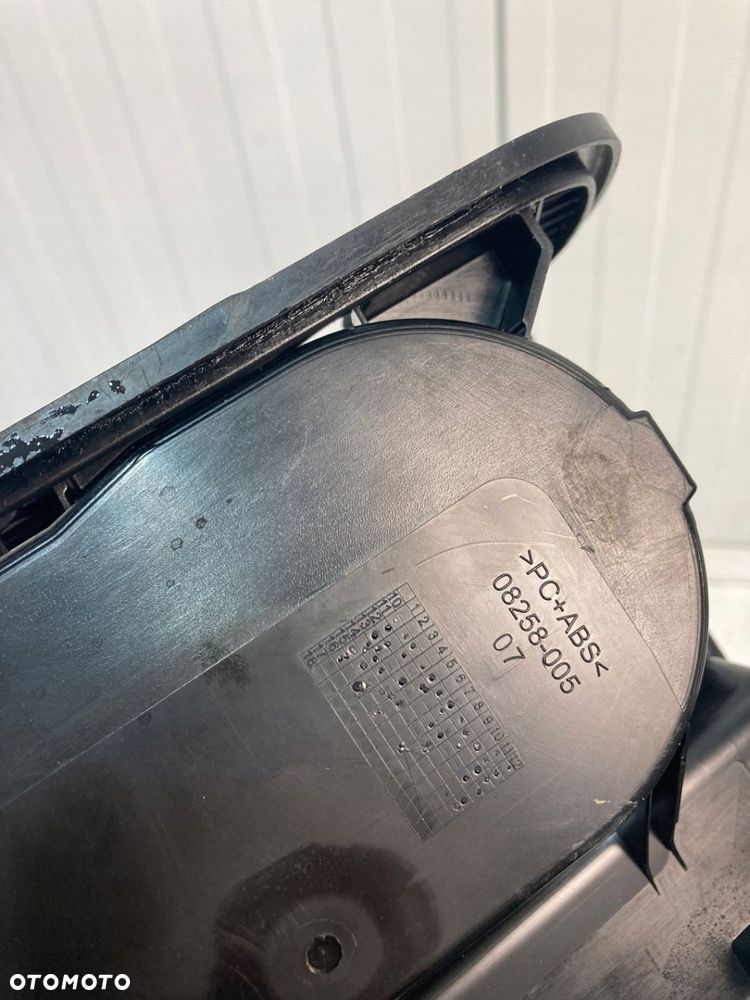 LAND ROVER EVOQUE L538 UCHWYT NA KUBEK W KONSOLI ŚRODKOWEJ - 5