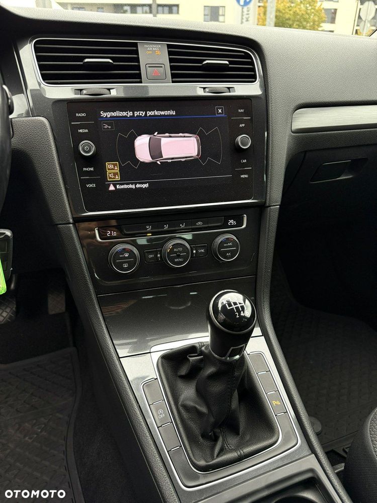 Volkswagen Golf - 14