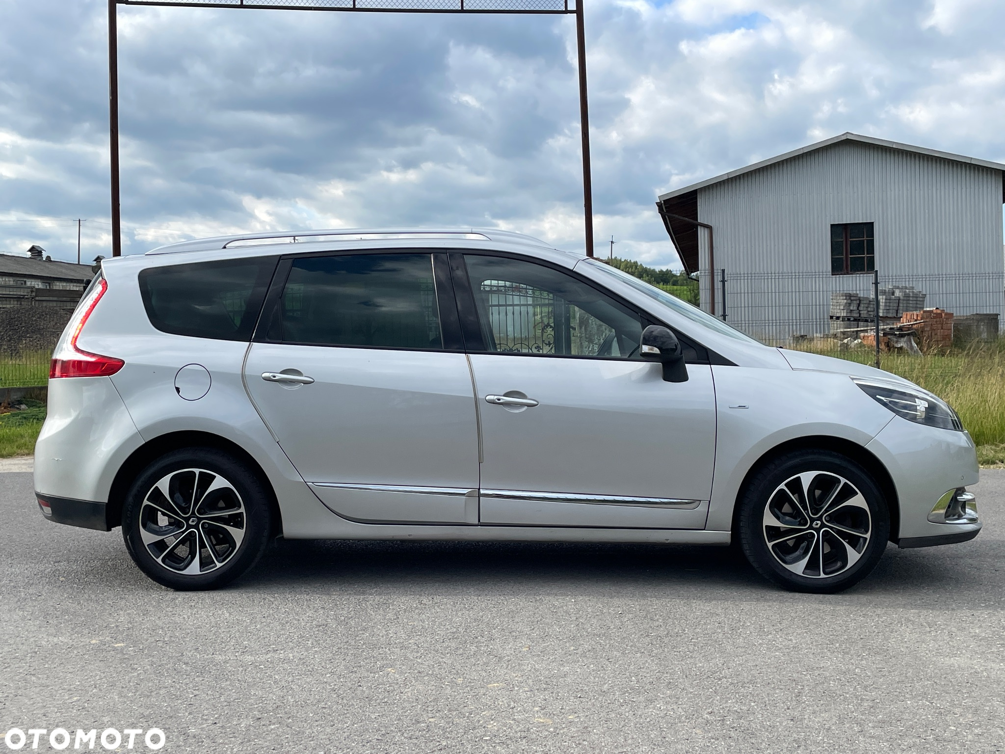 Renault Grand Scenic ENERGY TCe 130 S&S Bose Edition - 6