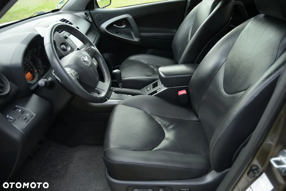 Toyota RAV4 - 21