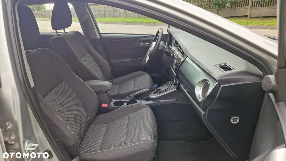 Toyota Auris - 10