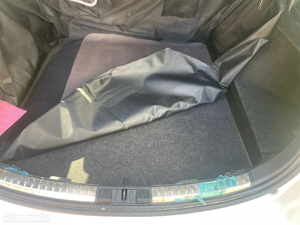 Toyota Auris Touring Sports 1.8 HSD Comfort +P.Techno+P.Sport - 29