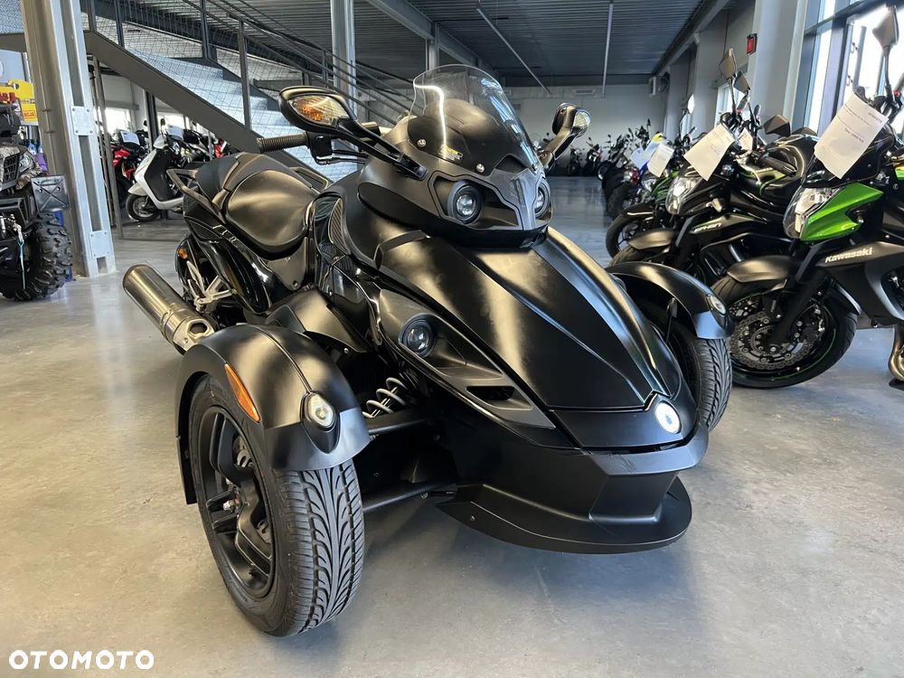 Can-Am Spyder - 18