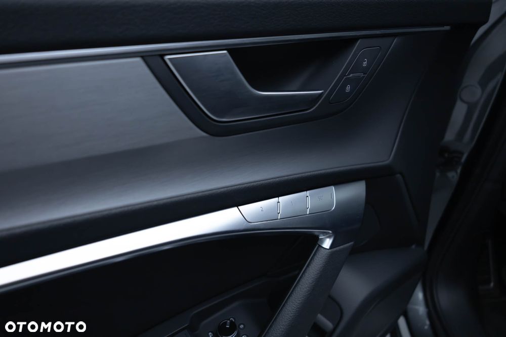 Audi A6 Avant 55 TFSI e quattro S tronic S line - 34