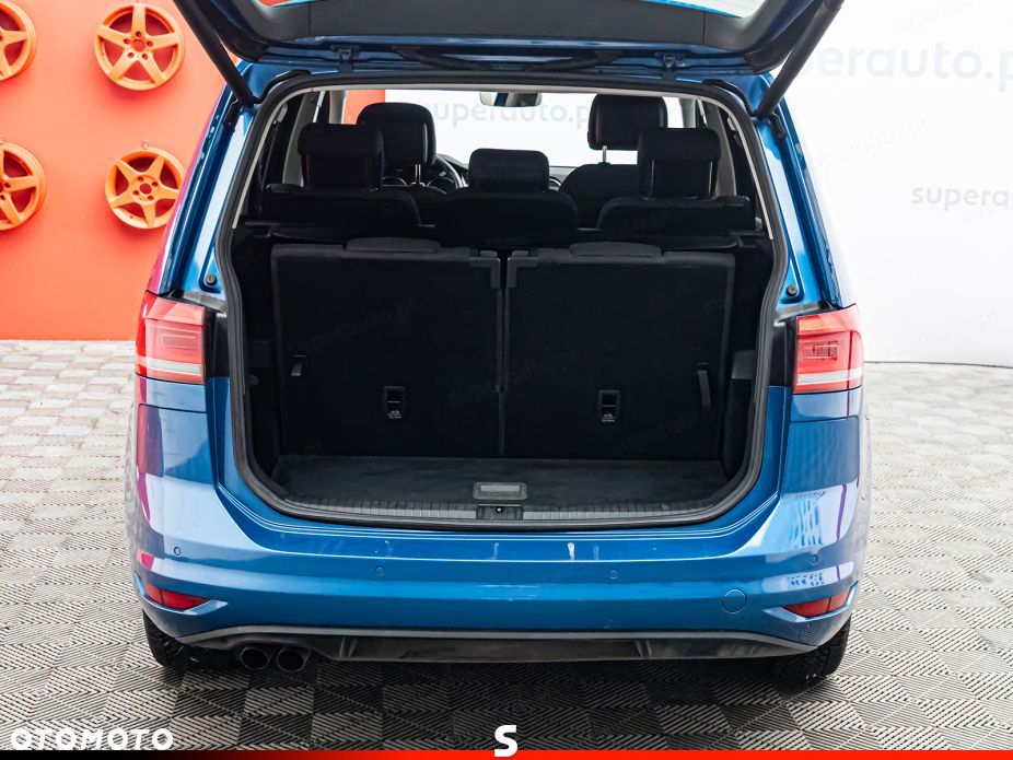 Volkswagen Touran - 33