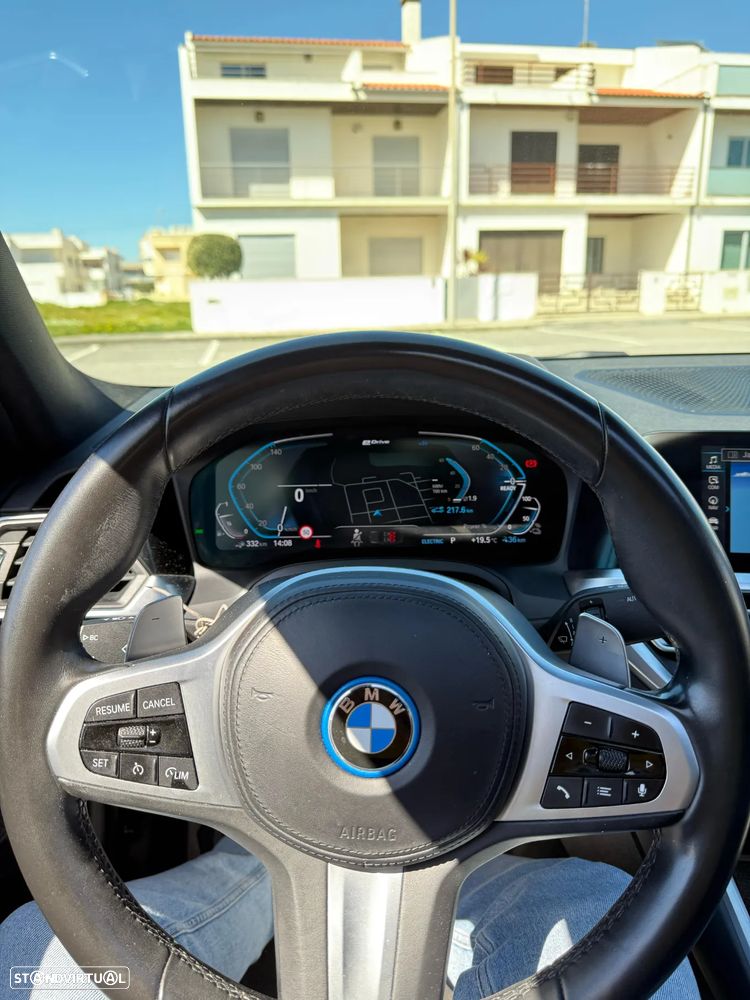 BMW 330 e Touring xDrive Aut. M Sport - 10
