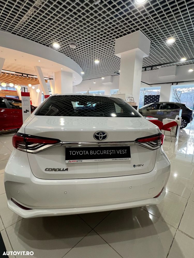 Toyota Corolla Sedan 1.8 HSD Business - 22