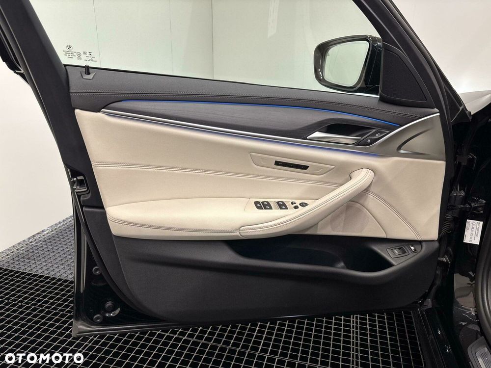 BMW Seria 5 520i mHEV M Sport sport - 8