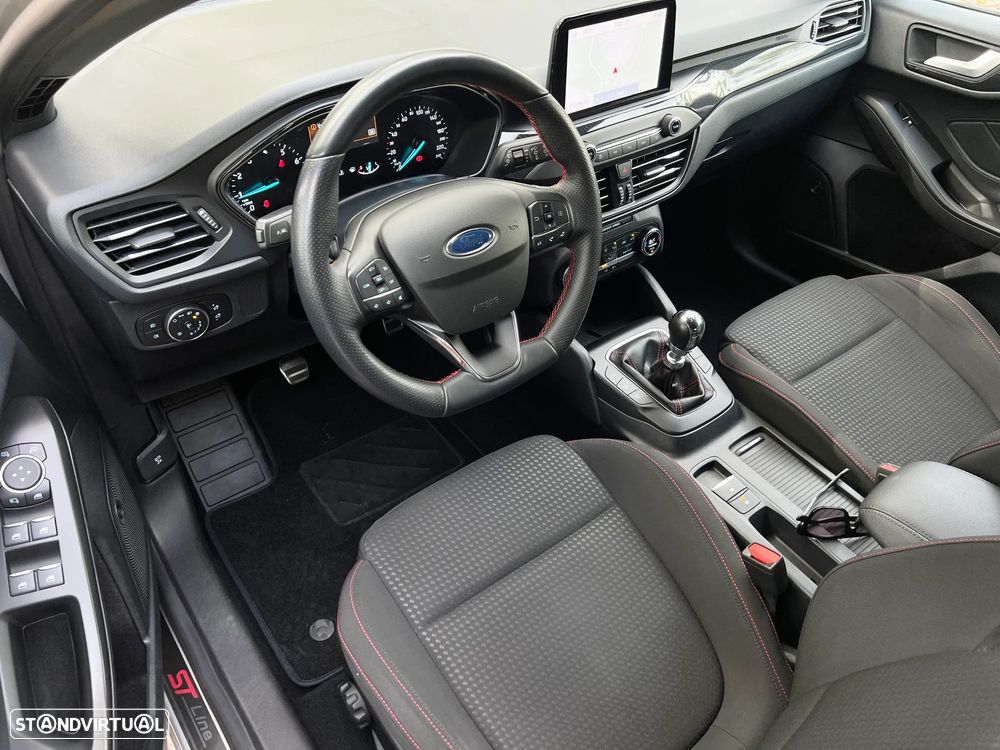Ford Focus SW 1.0 EcoBoost MHEV ST-Line - 25