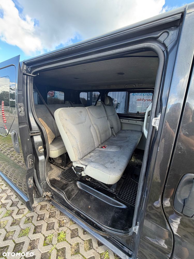 Renault Trafic Passenger - 9