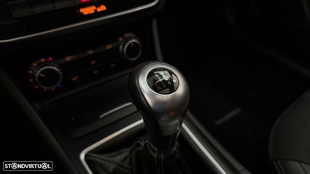 Mercedes-Benz CLA 200 d Shooting Brake AMG Line - 32