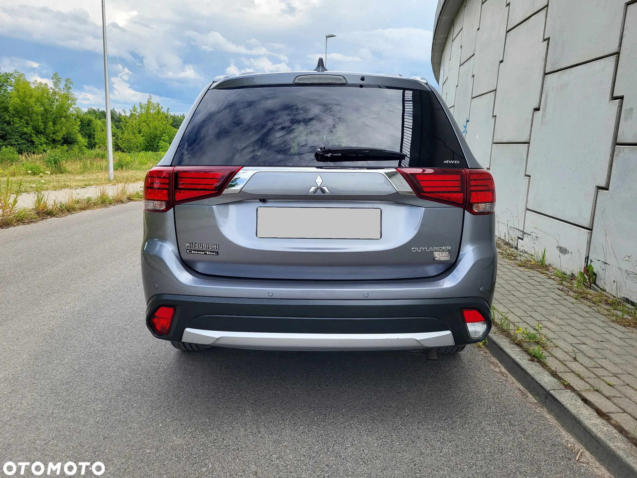 Mitsubishi Outlander - 5