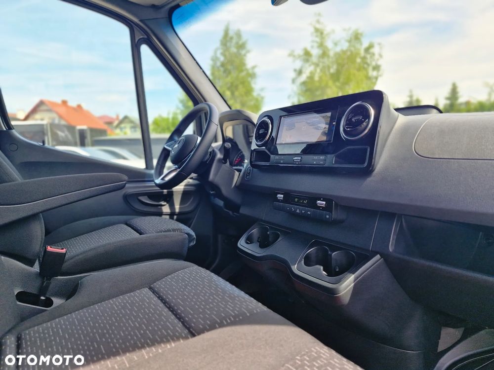 Mercedes-Benz Sprinter - 9