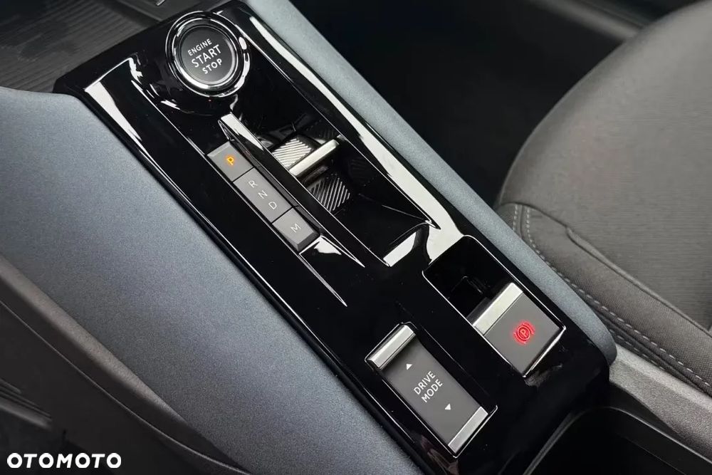 Alfa Romeo Junior 1.2 mHEV Ibrida eDCT - 24