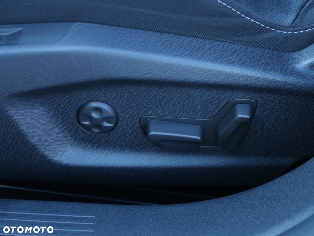 Opel Astra 1.2 T GS S&S - 11