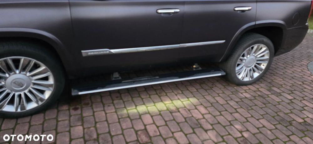 Cadillac Escalade - 10