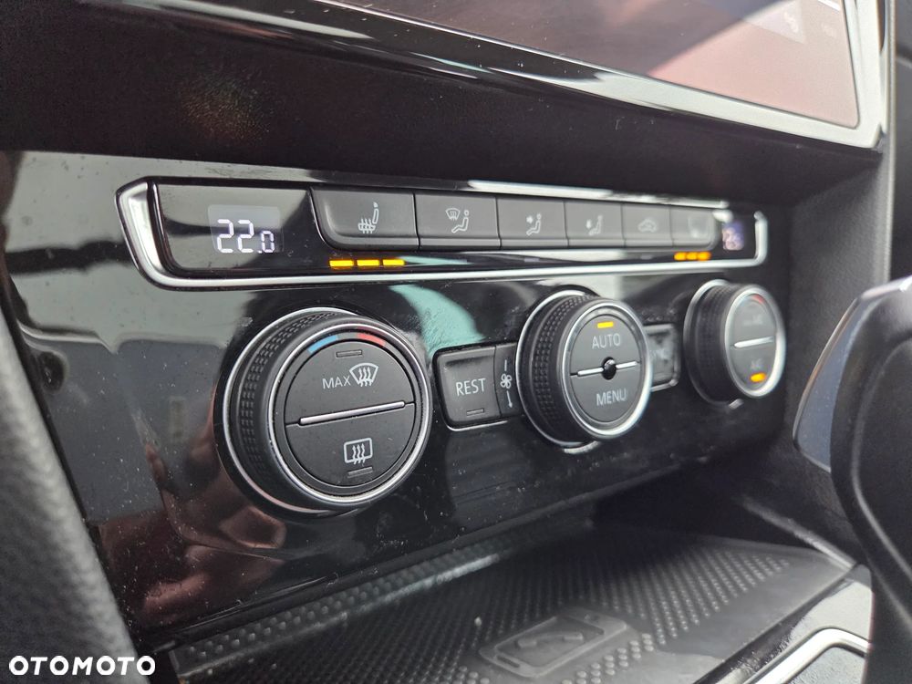 Volkswagen Passat 2.0 TDI Bi-Turbo BMT 4Mot Highline DSG - 27