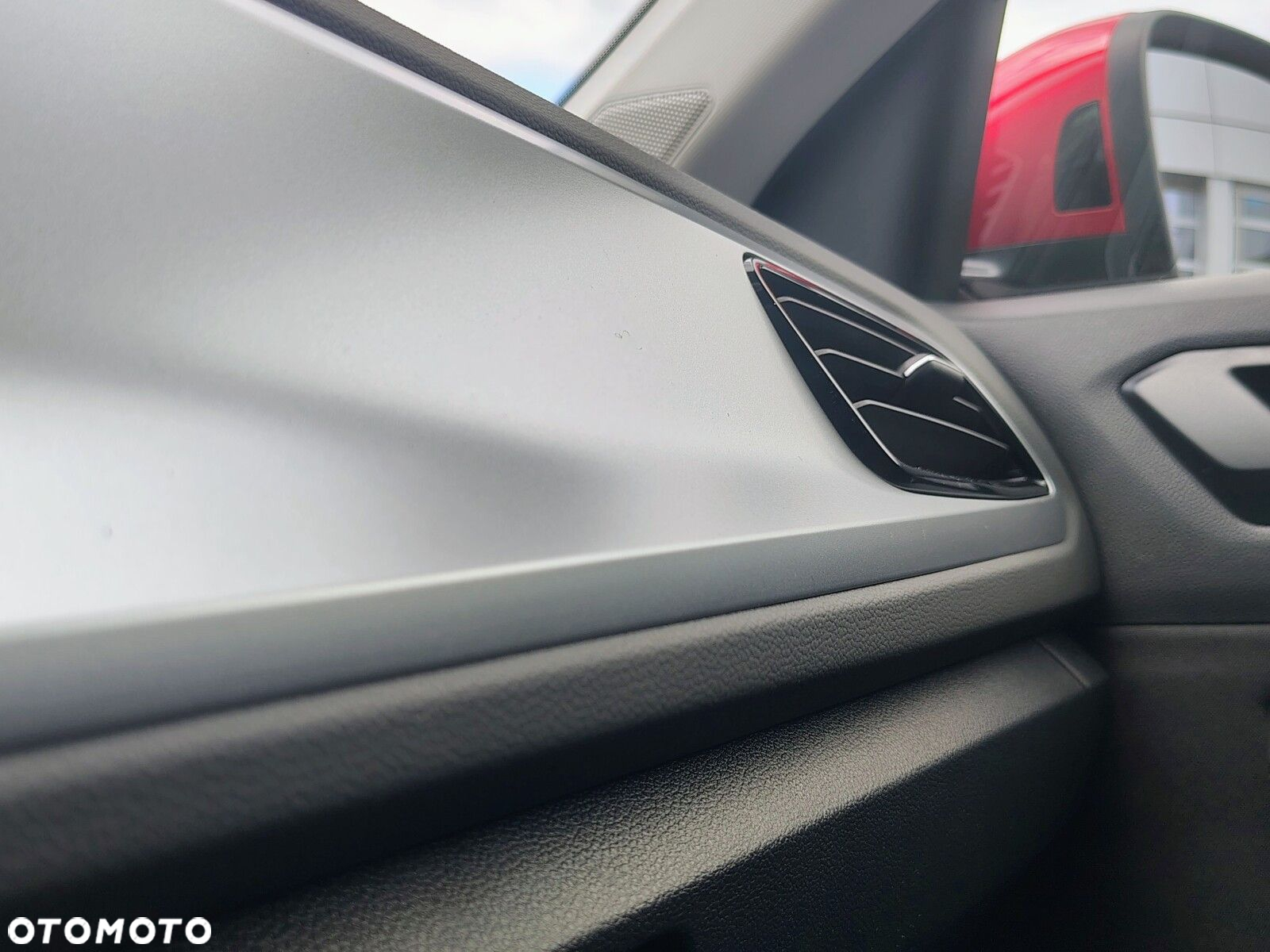 Volkswagen T-Roc - 24