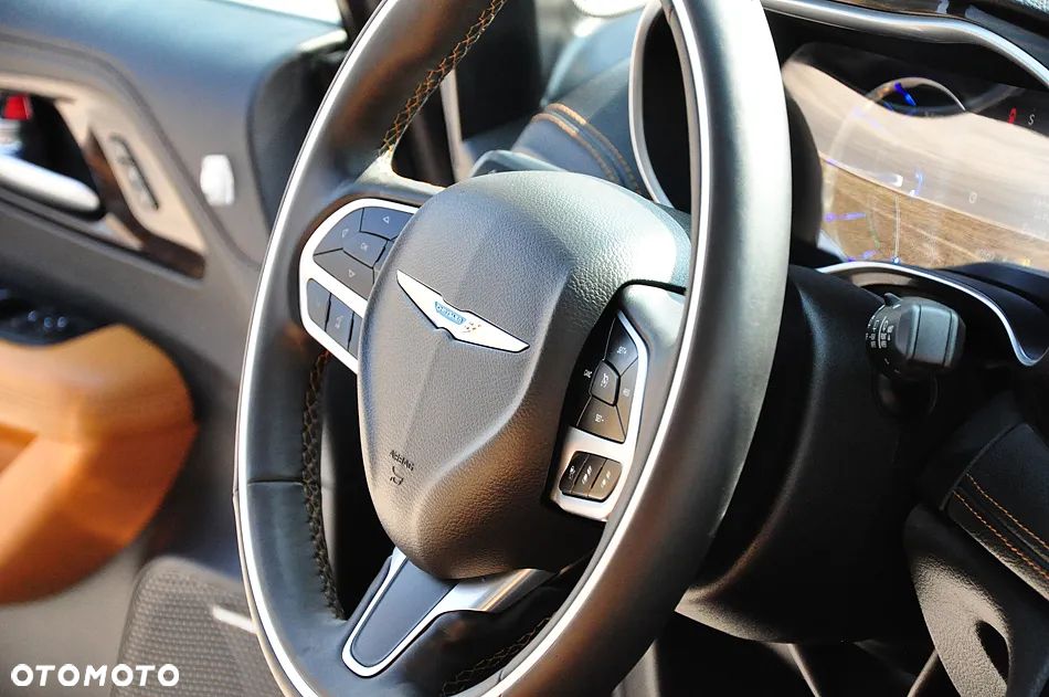 Chrysler Pacifica - 33